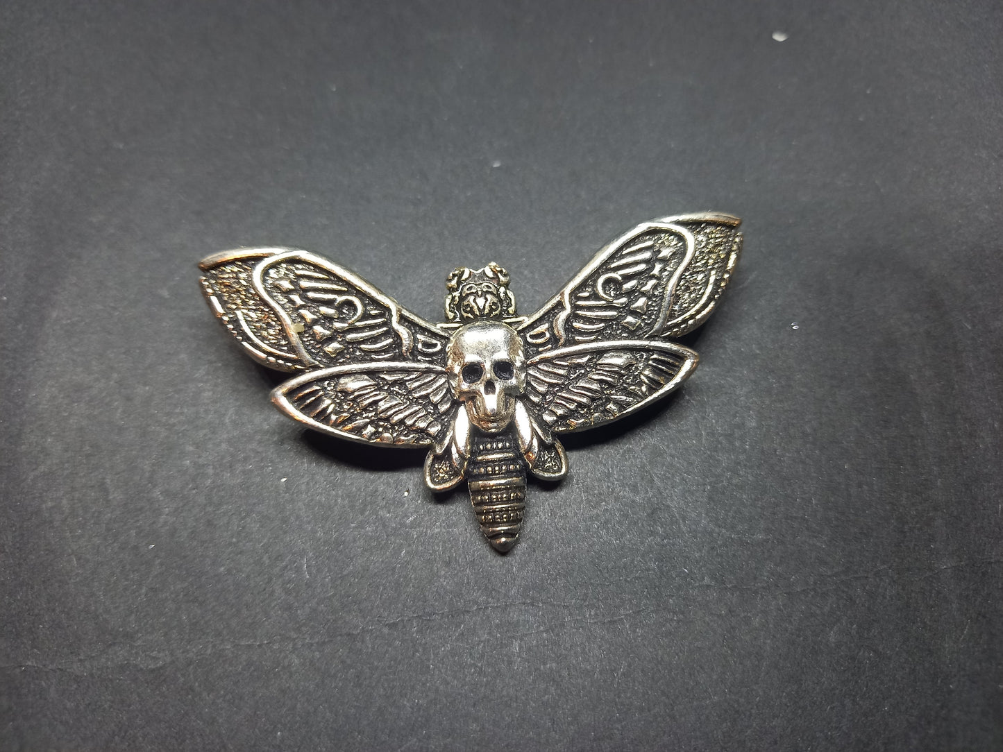 Goth Gothic Witchy Occultist Satanic Pagan "Death head moth" detail metal pin badge/brooch V1