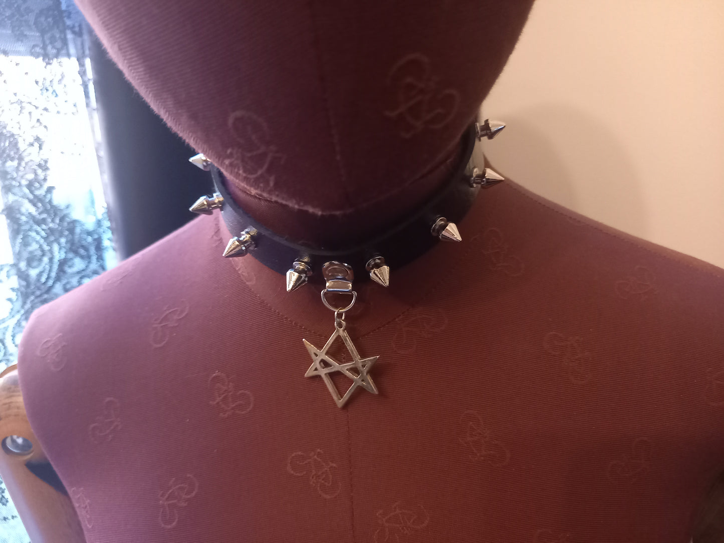 Goth Gothic Witchy fashion Occult satanic Pagan Wicca Black Faux Leather 10 spiked Collar with Unicursal Hexagram