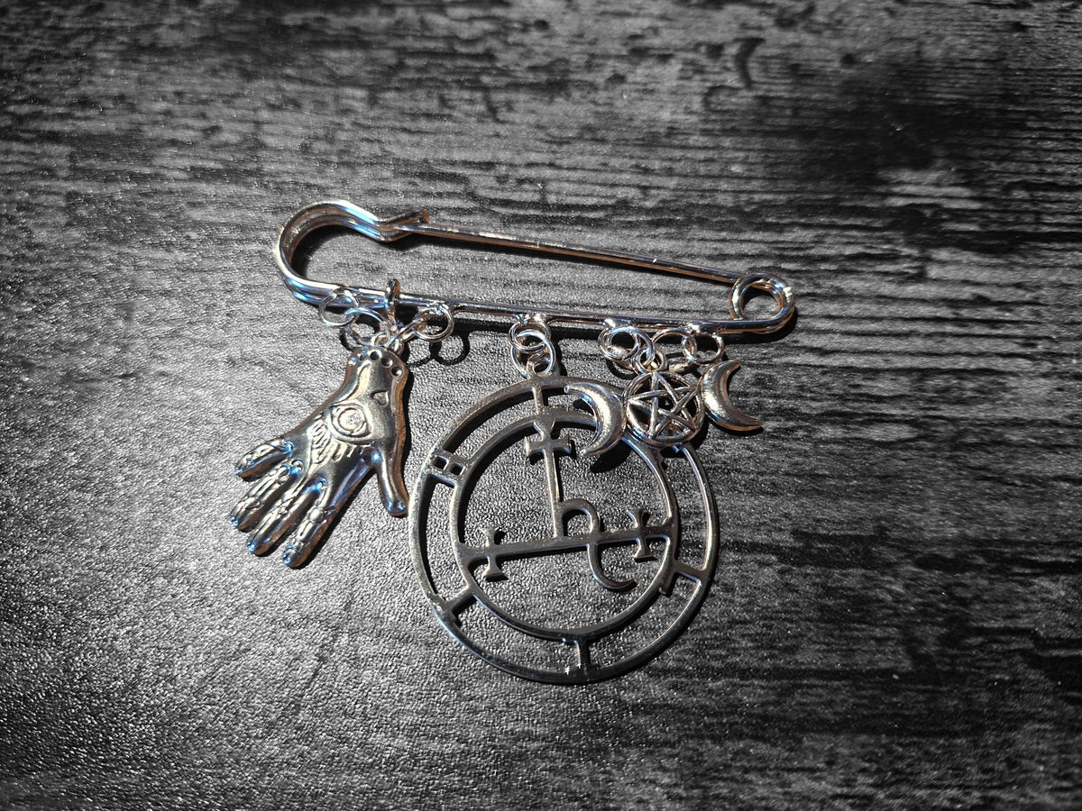 Kilt Pin Brooch • Witch Goddess lilith • Goth Witchy Pagan Accessory
