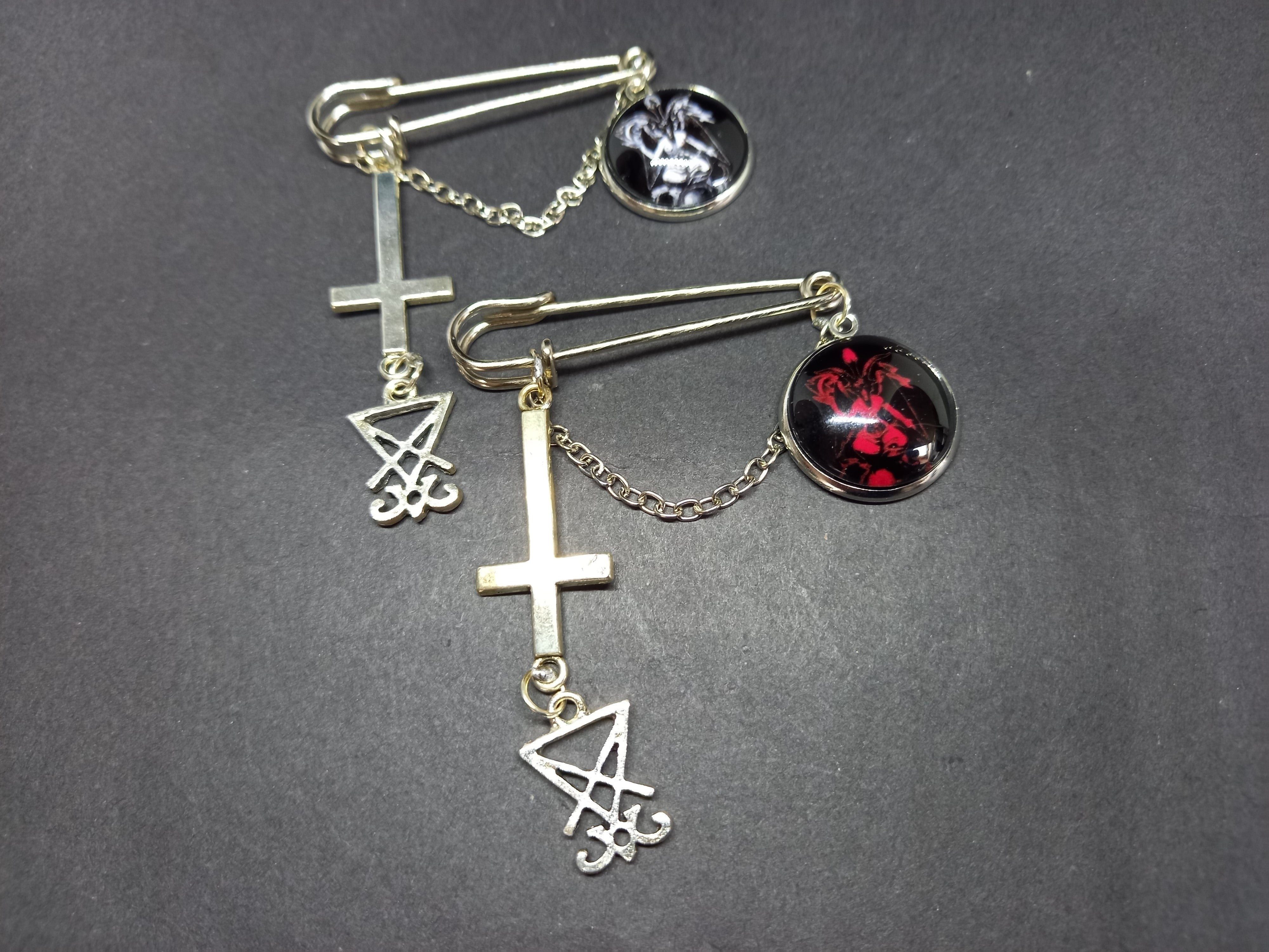 Satanic Inverted Cross Patch - Iron On / Sew On For Biker, Gothic, Wicca, Halloween