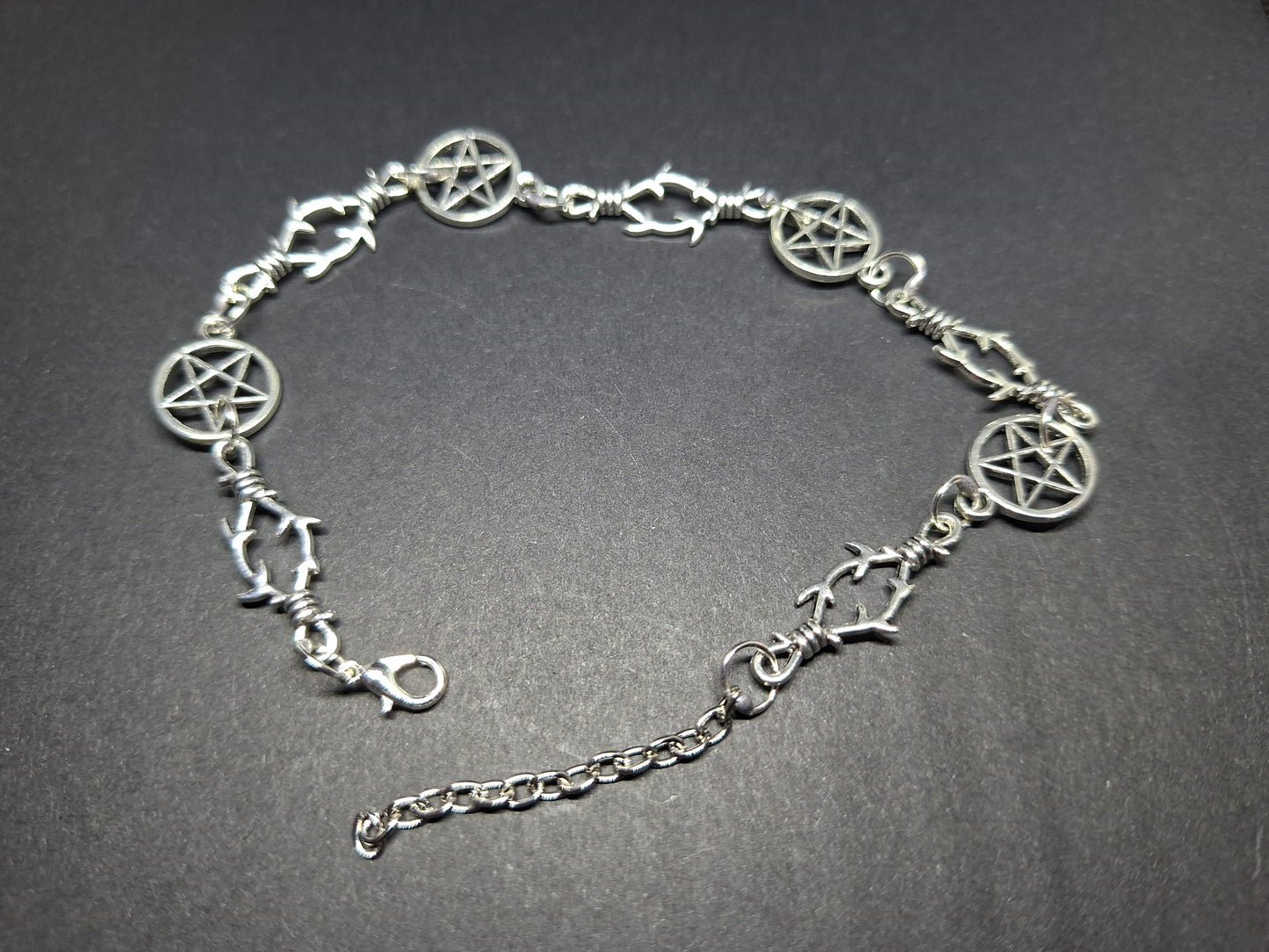 Pentagram and thorn detail bracelet, Occult / Ritual Jewelry :goth witch witchy